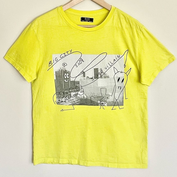 Bershka Big City Super Villain Graffiti Graphic Yellow T Shirt Adult size Medium - Picture 3 of 11